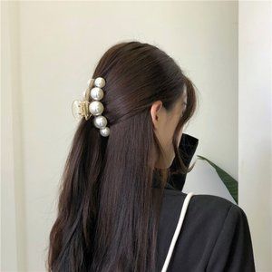Pearl French vintage clip